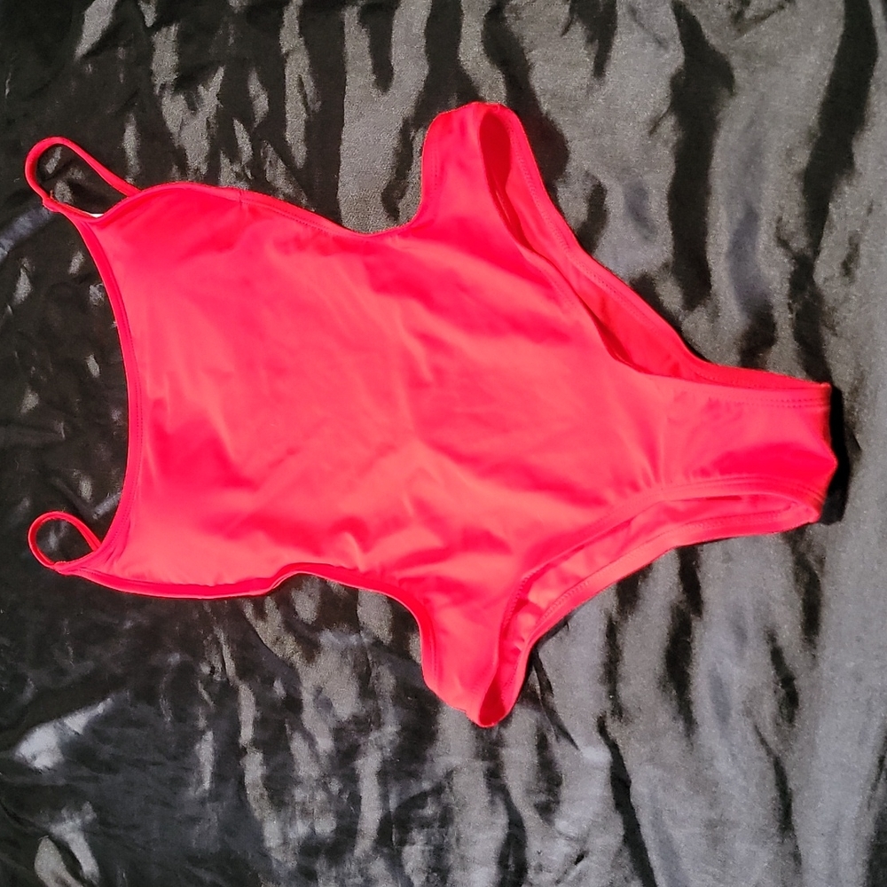NWOT Cut out bathing suits